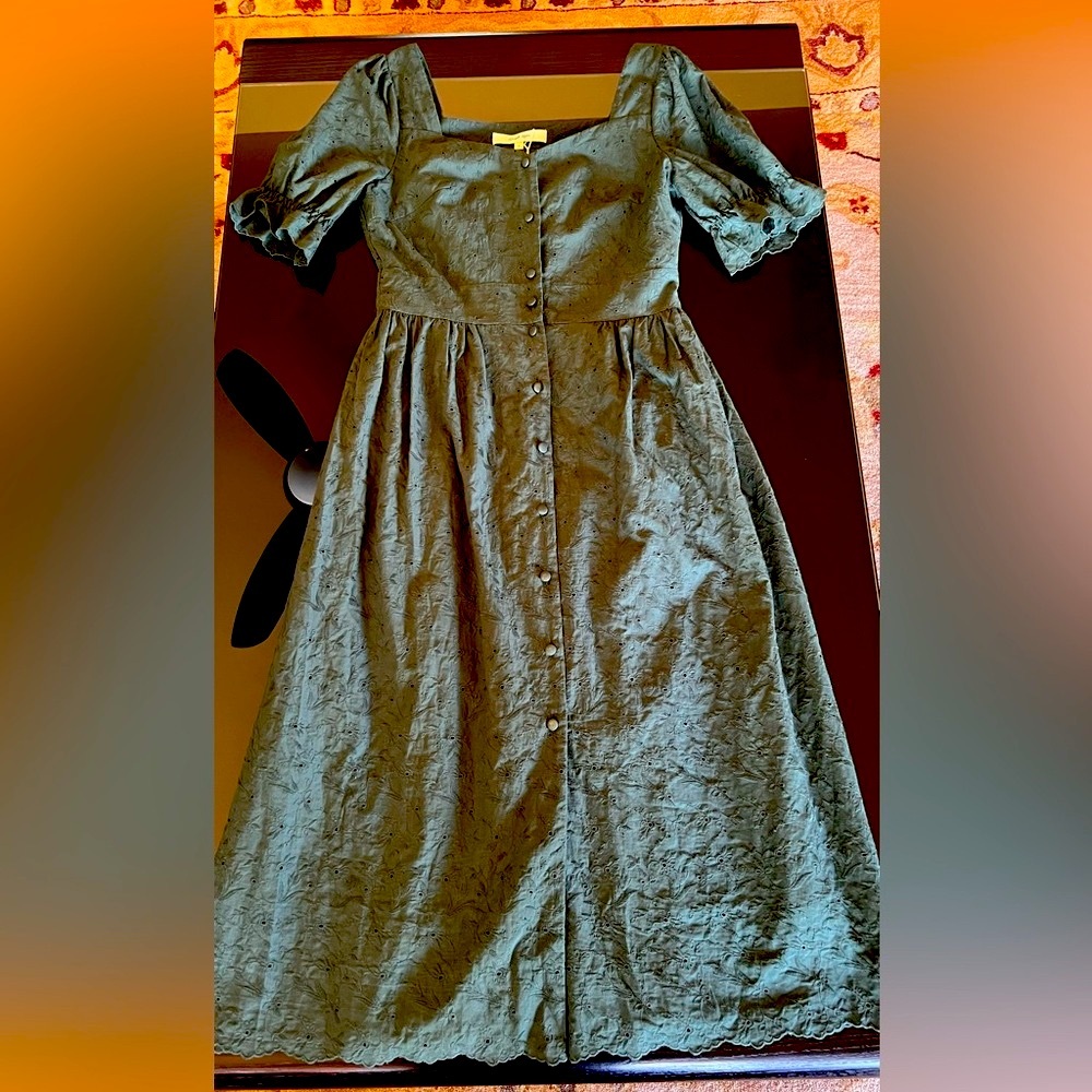 Simple Retro brand Green Puff Sleeve Eyelet Sundress with Square Neck - Picture 4 of 10